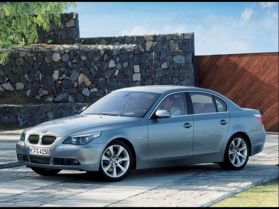  BMW 530i 2004 года  (фото 6 из 7)